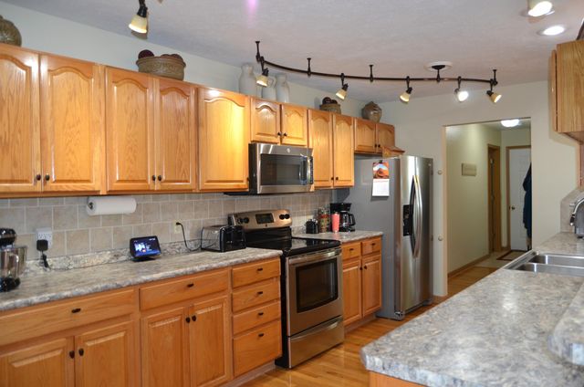 200 Micahs Xing, Reeds Spring, MO 65737