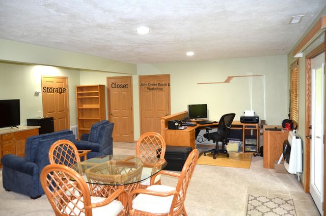 200 Micahs Xing, Reeds Spring, MO 65737