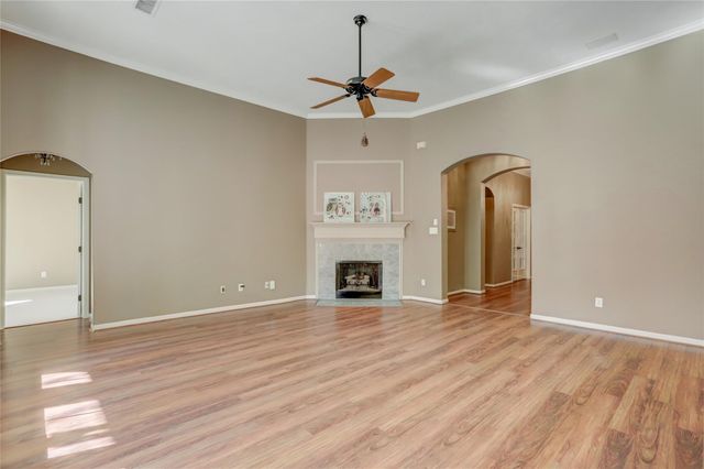124 S Brooksedge Circle, The Woodlands, TX 77382