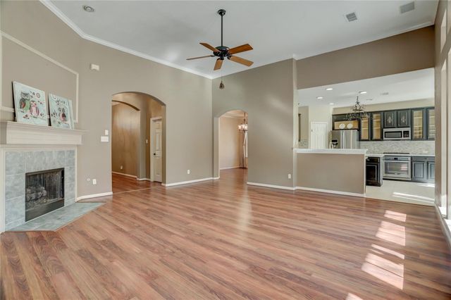 124 S Brooksedge Circle, The Woodlands, TX 77382