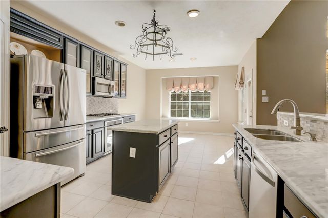 124 S Brooksedge Circle, The Woodlands, TX 77382