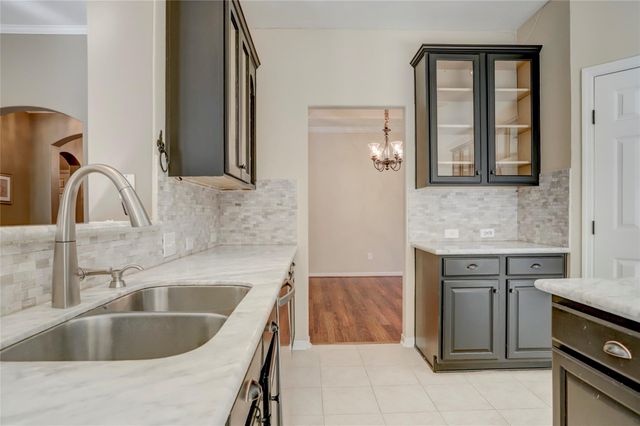 124 S Brooksedge Circle, The Woodlands, TX 77382