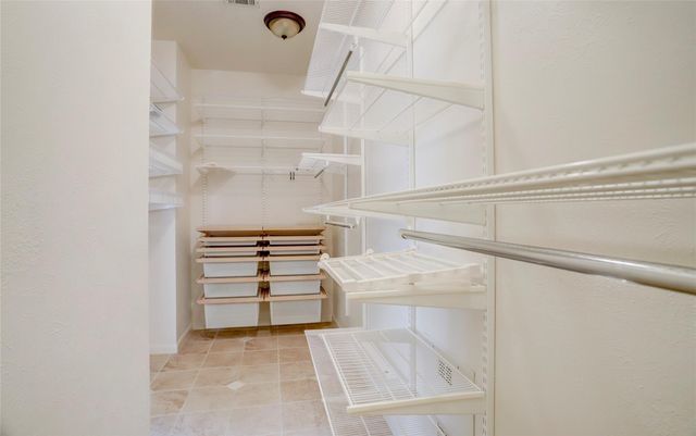 124 S Brooksedge Circle, The Woodlands, TX 77382