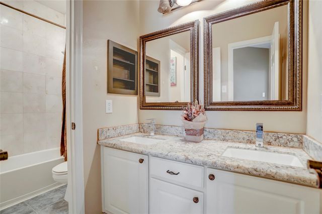 124 S Brooksedge Circle, The Woodlands, TX 77382