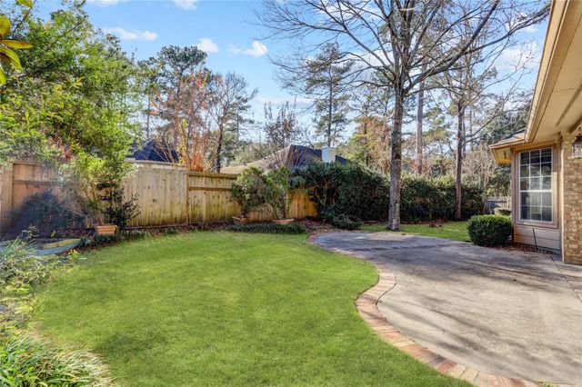 124 S Brooksedge Circle, The Woodlands, TX 77382
