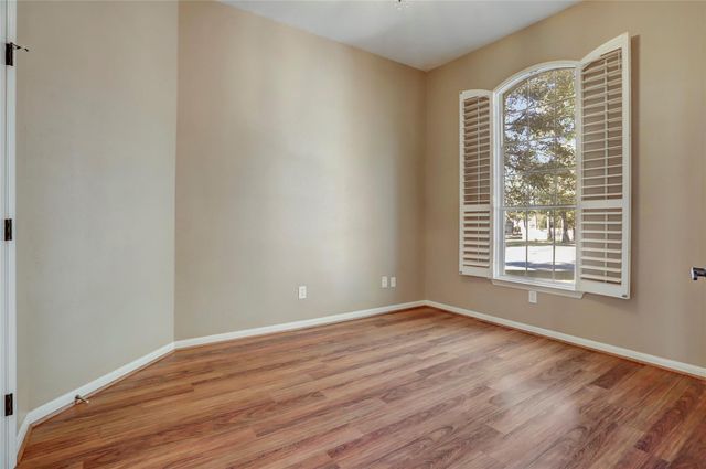 124 S Brooksedge Circle, The Woodlands, TX 77382