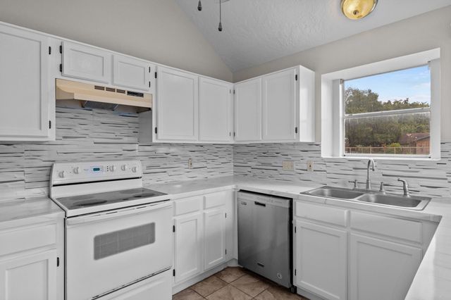 3855 County Road 960, Alvin, TX 77511