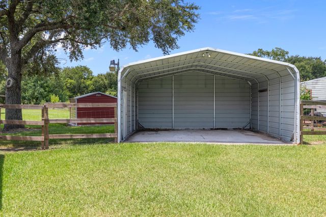 3855 County Road 960, Alvin, TX 77511