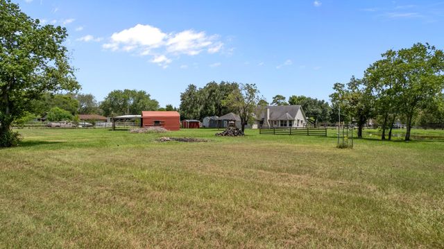 3855 County Road 960, Alvin, TX 77511