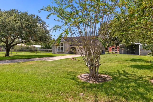 3855 County Road 960, Alvin, TX 77511