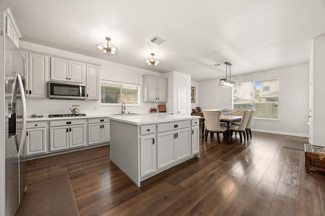 3210 Legends Creek Drive, Spring, TX 77386