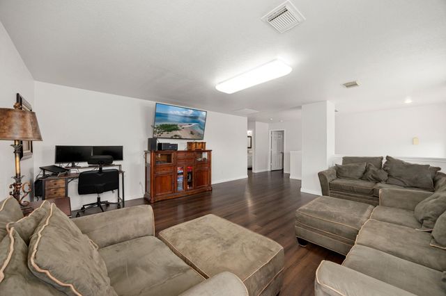 3210 Legends Creek Drive, Spring, TX 77386