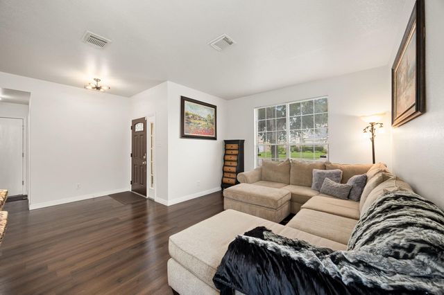 3210 Legends Creek Drive, Spring, TX 77386