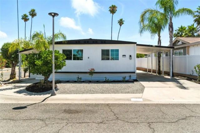 900 Santa Clara, Hemet, CA 92543