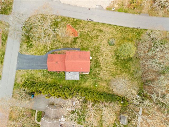 34 Windsor Way, Mashpee, MA 02649