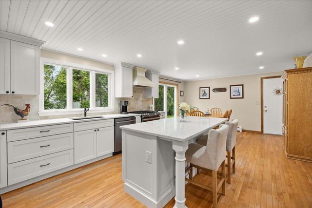 34 Windsor Way, Mashpee, MA 02649