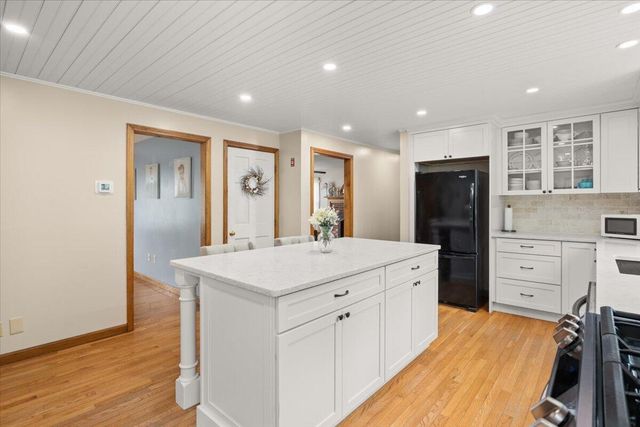 34 Windsor Way, Mashpee, MA 02649