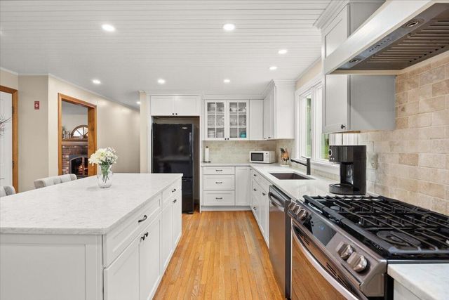 34 Windsor Way, Mashpee, MA 02649
