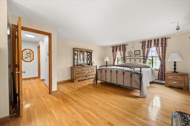 34 Windsor Way, Mashpee, MA 02649