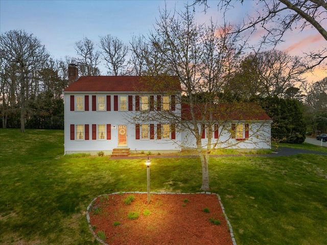34 Windsor Way, Mashpee, MA 02649