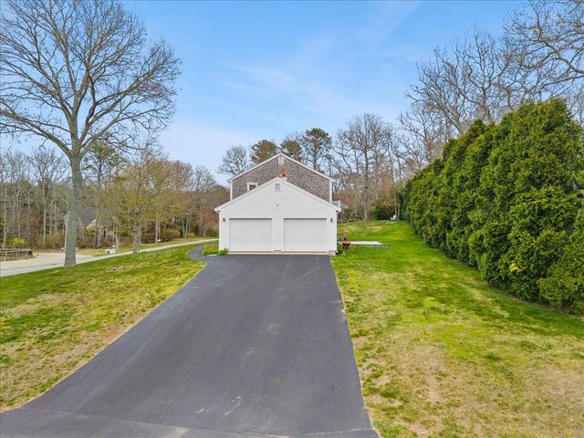 34 Windsor Way, Mashpee, MA 02649