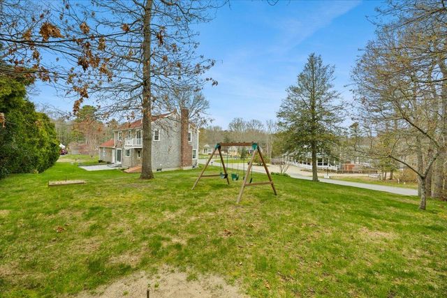 34 Windsor Way, Mashpee, MA 02649