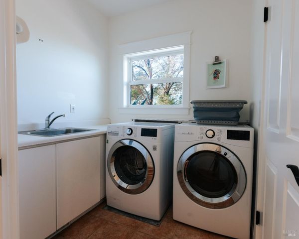 12801 Valley View Dr, Ukiah, CA 95482