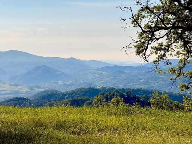 12801 Valley View Dr, Ukiah, CA 95482