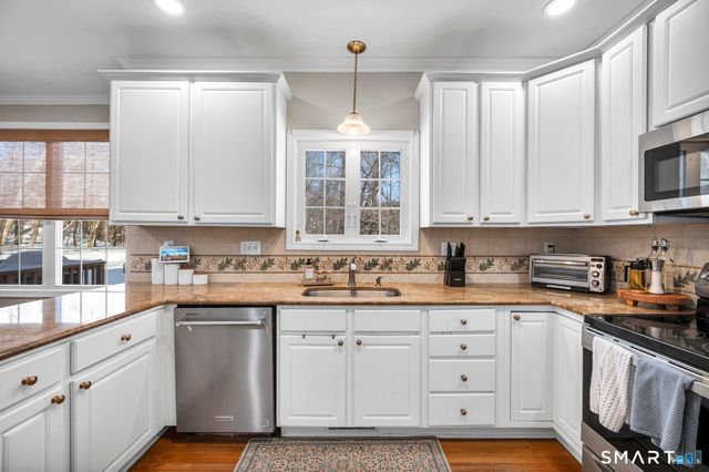 14 Briar Road, Bethany, CT 06524