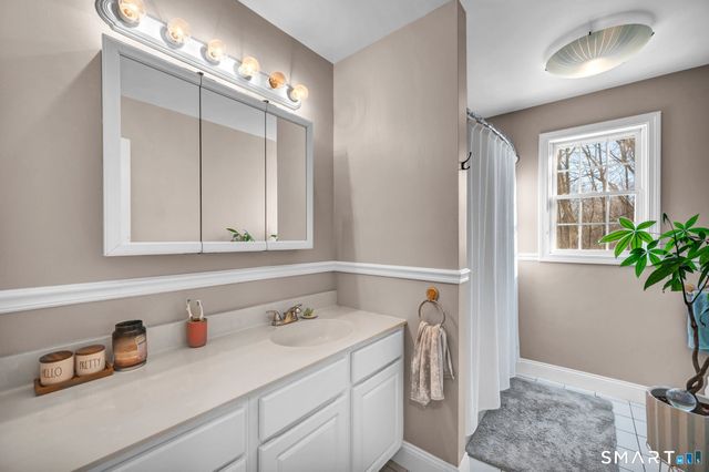 14 Briar Road, Bethany, CT 06524