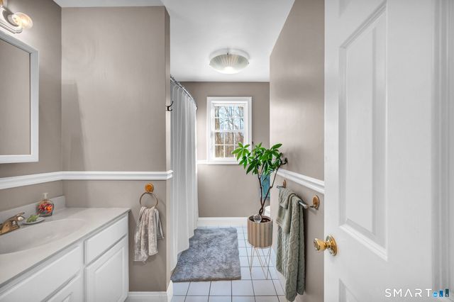 14 Briar Road, Bethany, CT 06524