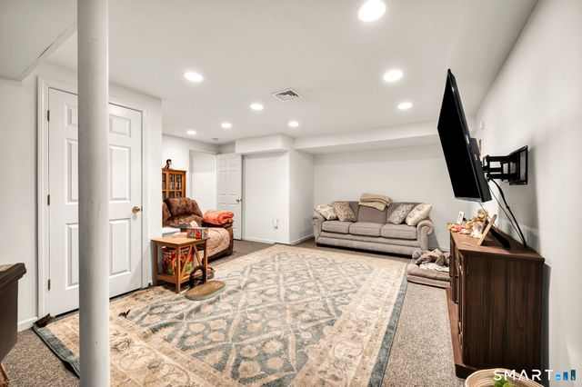 14 Briar Road, Bethany, CT 06524