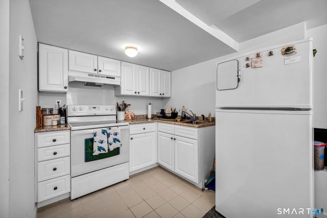 14 Briar Road, Bethany, CT 06524