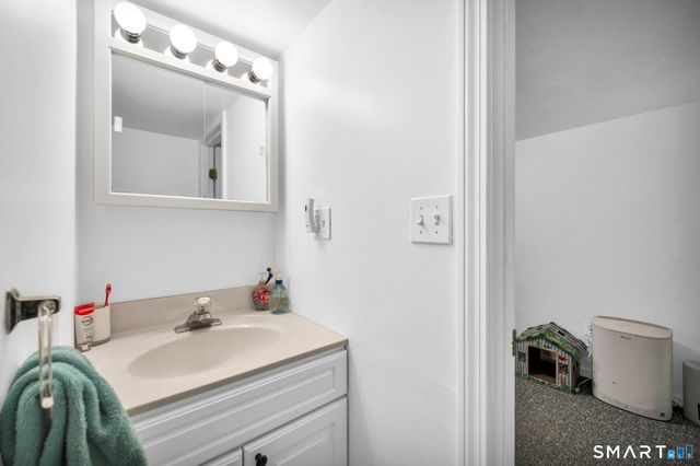 14 Briar Road, Bethany, CT 06524