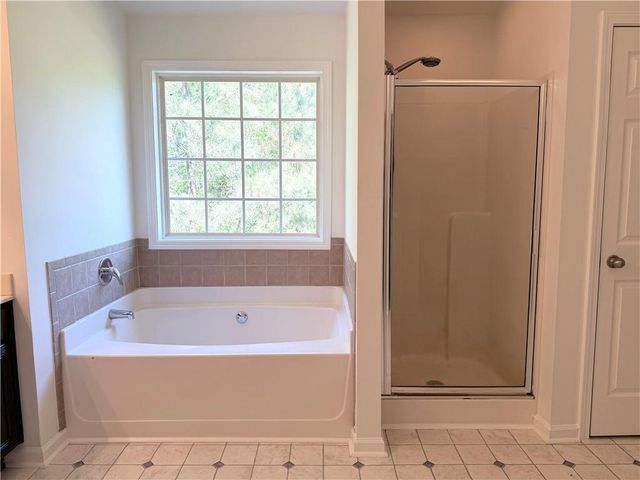 3710 Lakeside Walk Drive NW, Lilburn, GA 30047