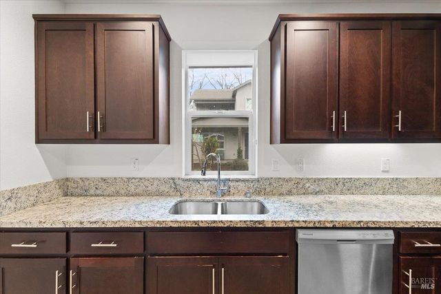 309 Sejong Ln, Santa Rosa, CA 95403