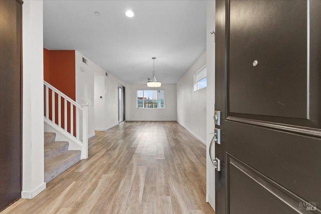 309 Sejong Ln, Santa Rosa, CA 95403