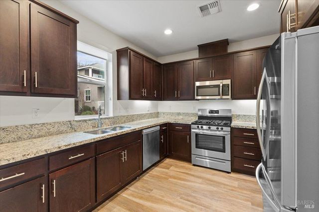 309 Sejong Ln, Santa Rosa, CA 95403