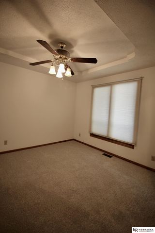 2001 Dana Lane, Papillion, NE 68133