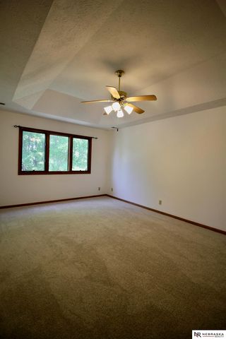2001 Dana Lane, Papillion, NE 68133