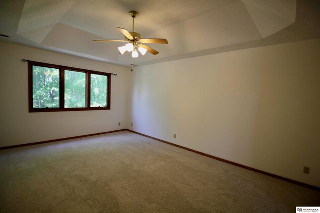 2001 Dana Lane, Papillion, NE 68133