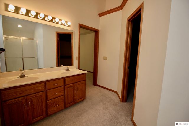 2001 Dana Lane, Papillion, NE 68133