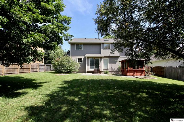 2001 Dana Lane, Papillion, NE 68133