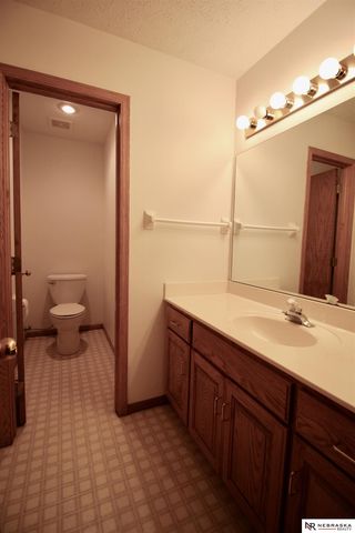 2001 Dana Lane, Papillion, NE 68133
