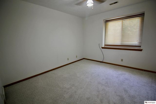 2001 Dana Lane, Papillion, NE 68133