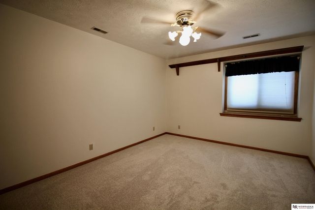 2001 Dana Lane, Papillion, NE 68133