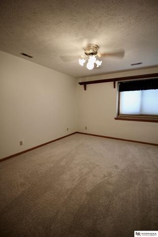 2001 Dana Lane, Papillion, NE 68133