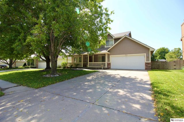 2001 Dana Lane, Papillion, NE 68133
