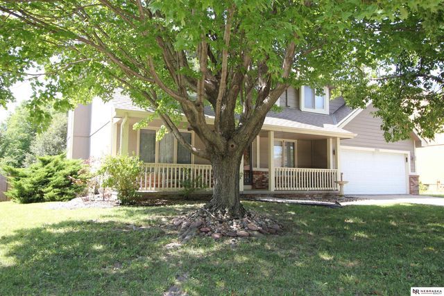 2001 Dana Lane, Papillion, NE 68133
