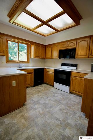 2001 Dana Lane, Papillion, NE 68133